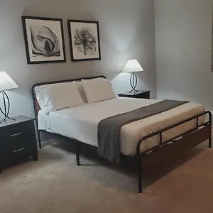 Homestay Adventure - Southgate Ave 