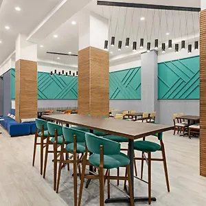 Lic - Laguardia West, An Ihg Nova Iorque