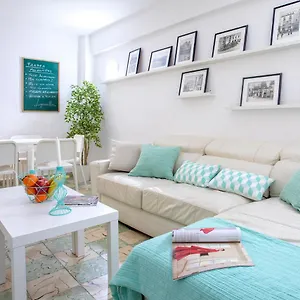 Big Flat In Center With Patio , Málaga España